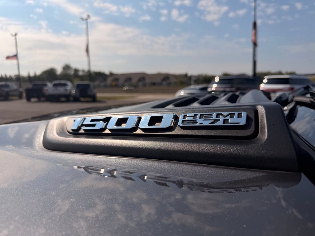 Used 2019 RAM 1500 Laramie AWD/4WD image 22