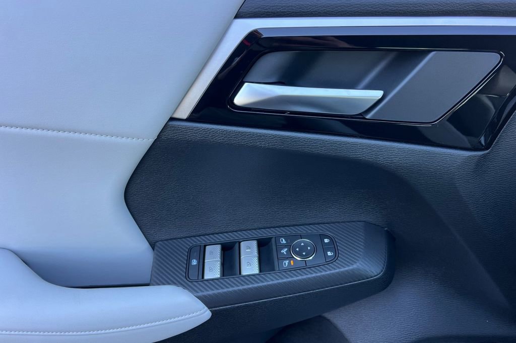 New 2026 Mitsubishi Outlander SE image 12