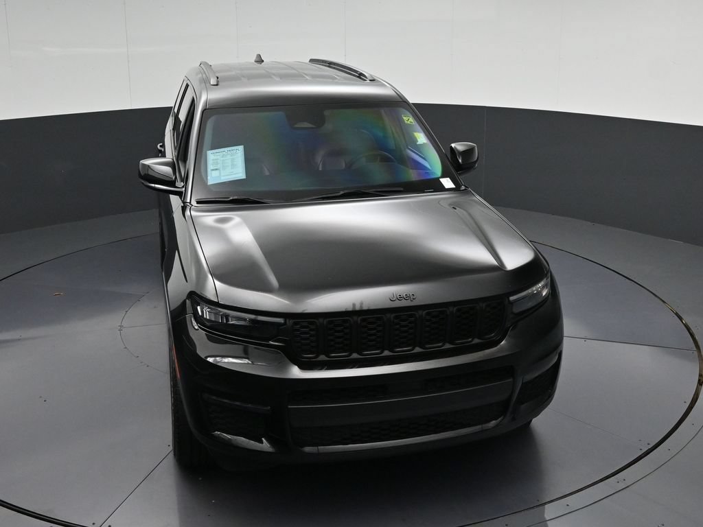 Used 2024 Jeep Grand Cherokee L Limited w/ Black Appearance Package RWD image 23
