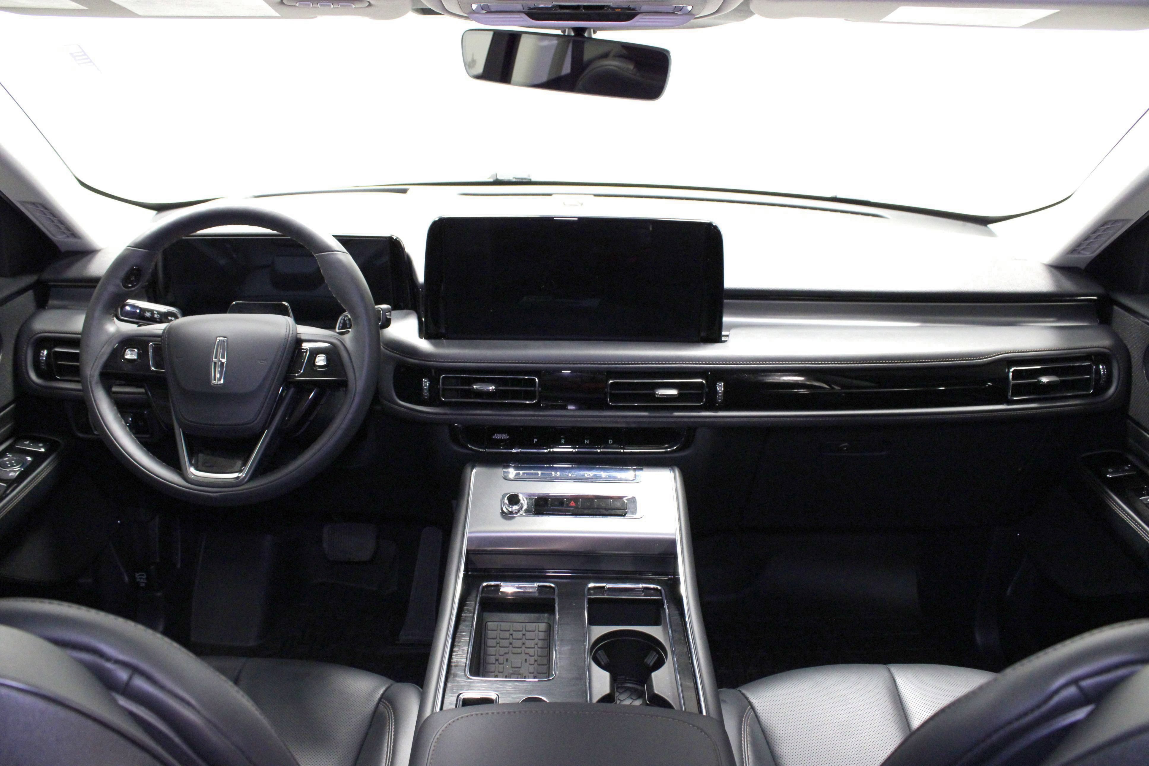 Used 2025 Lincoln Aviator AWD w/ Equipment Group 101A image 22