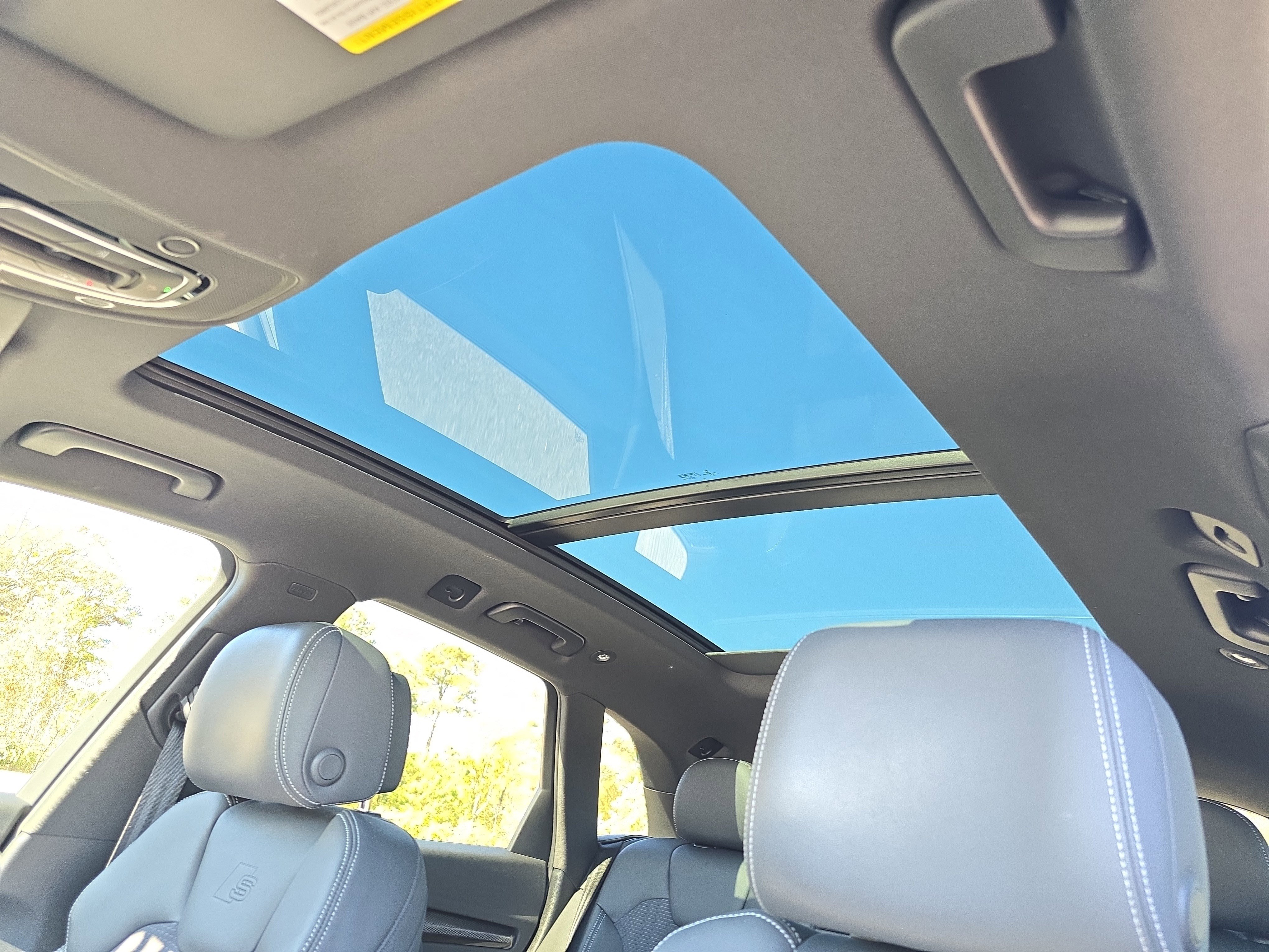 Used 2022 Audi SQ5 Premium Plus w/ Premium Plus Package image 28