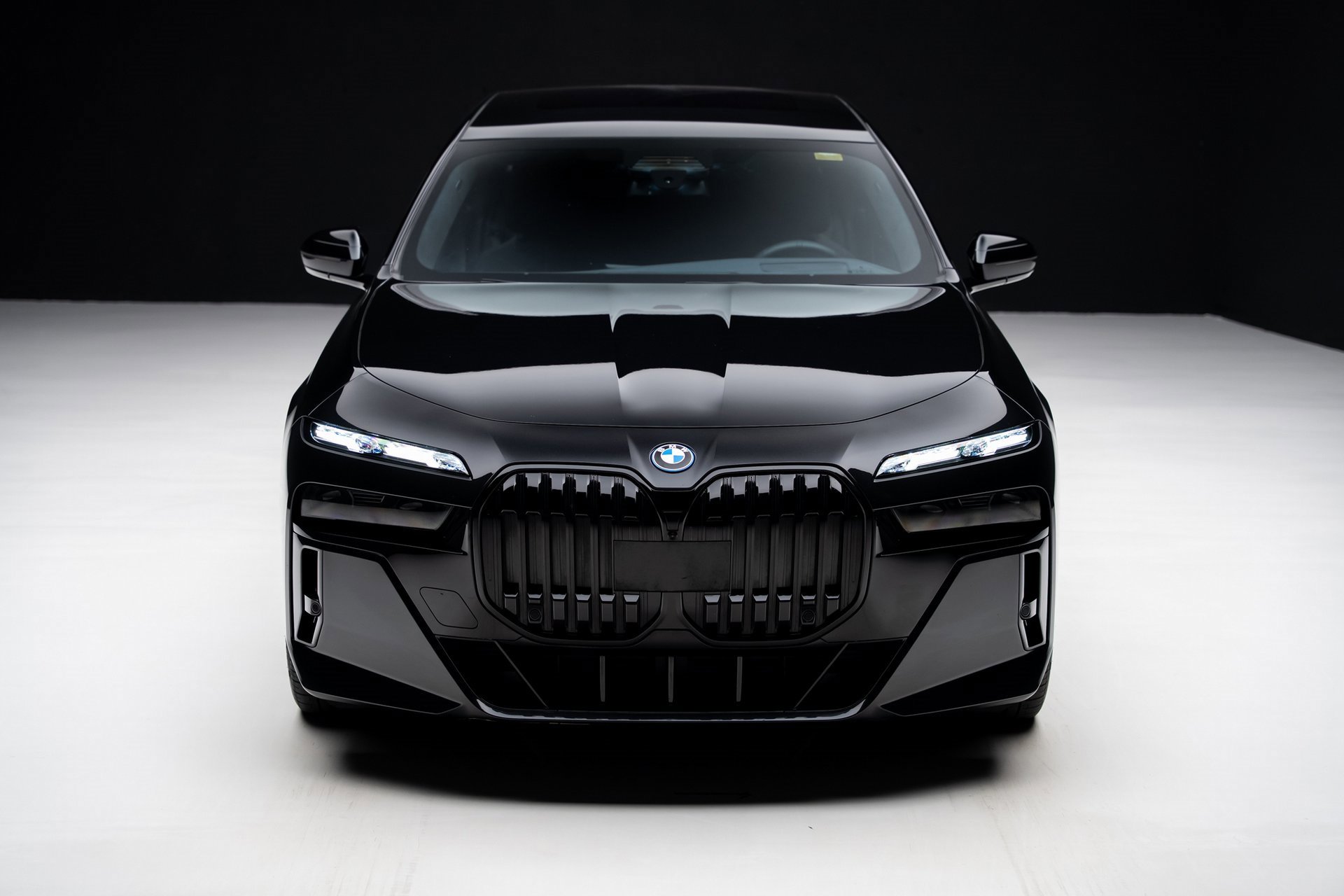 Used 2023 BMW i7 xDrive60 w/ Executive Package 2 image 6