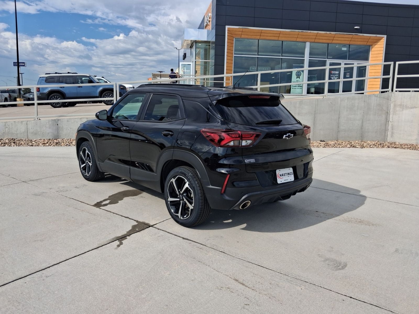 Used 2022 Chevrolet TrailBlazer RS w/ Technology Package FWD image 3