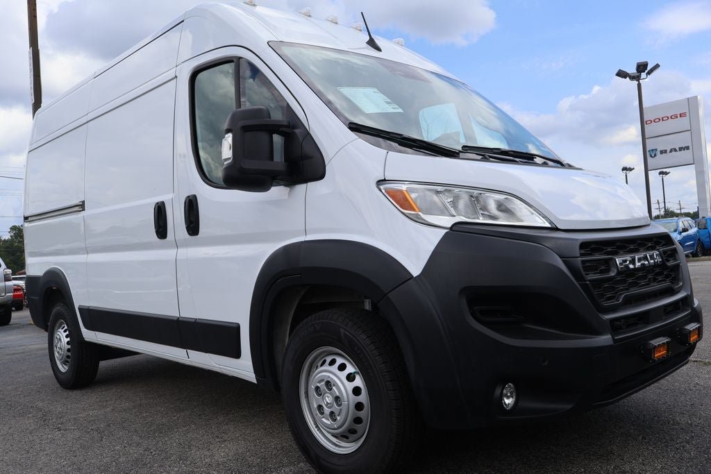 Used 2026 RAM ProMaster 2500 w/ Premium Convenience Group FWD image 2