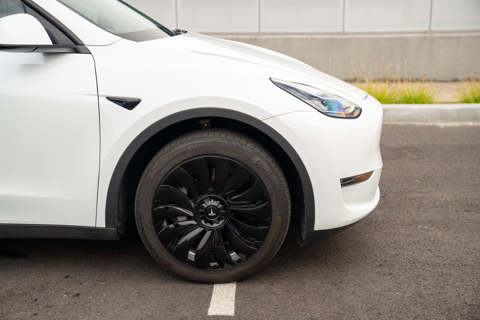 Used 2023 Tesla Model Y Long Range AWD/4WD image 9