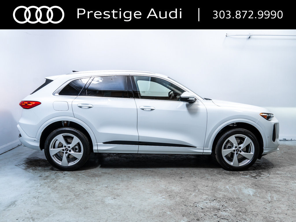 Used 2025 Audi Q5 Premium Plus w/ Premium Plus AWD/4WD image 9