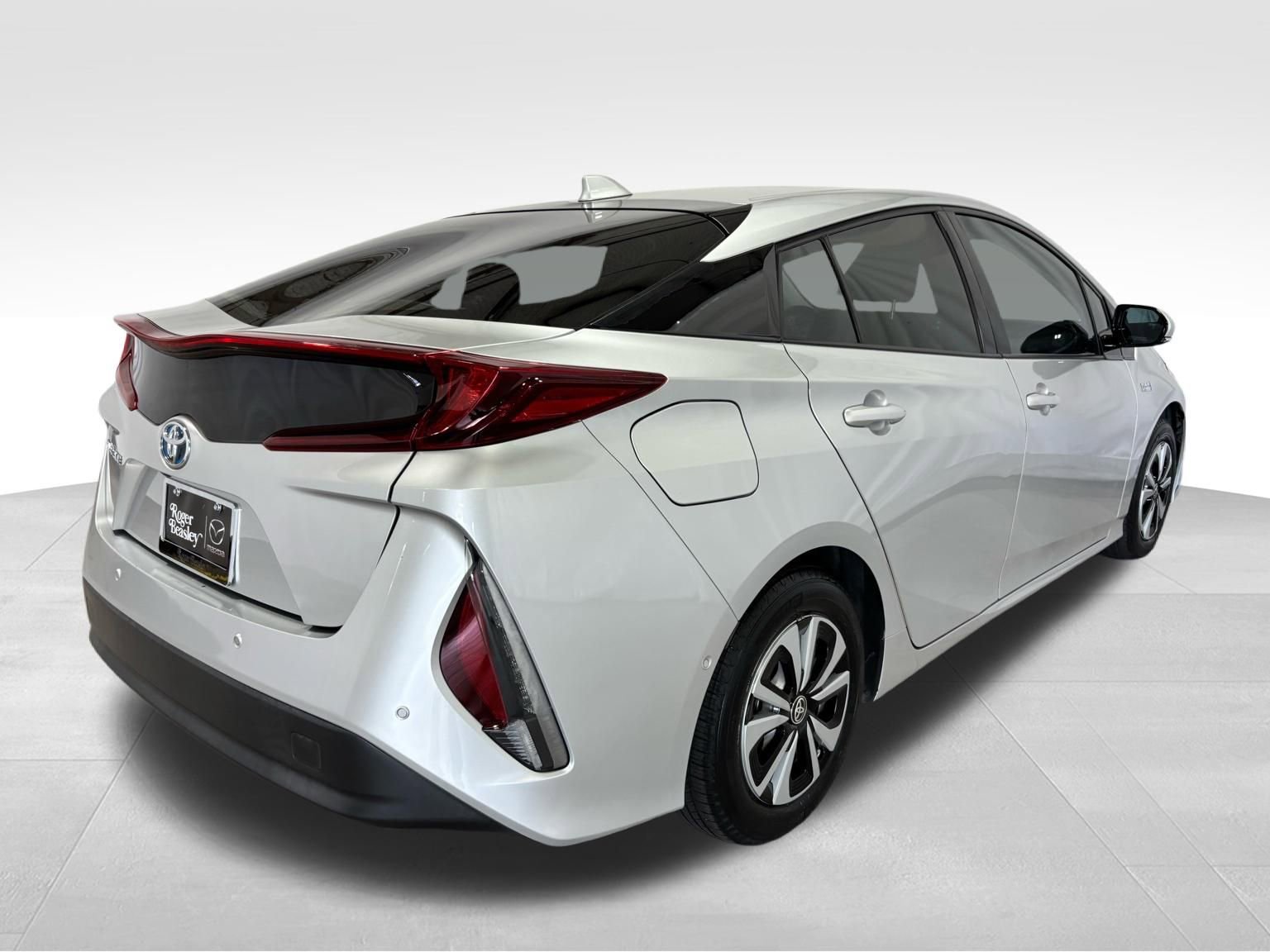 Used 2018 Toyota Prius Prime Advanced FWD image 6