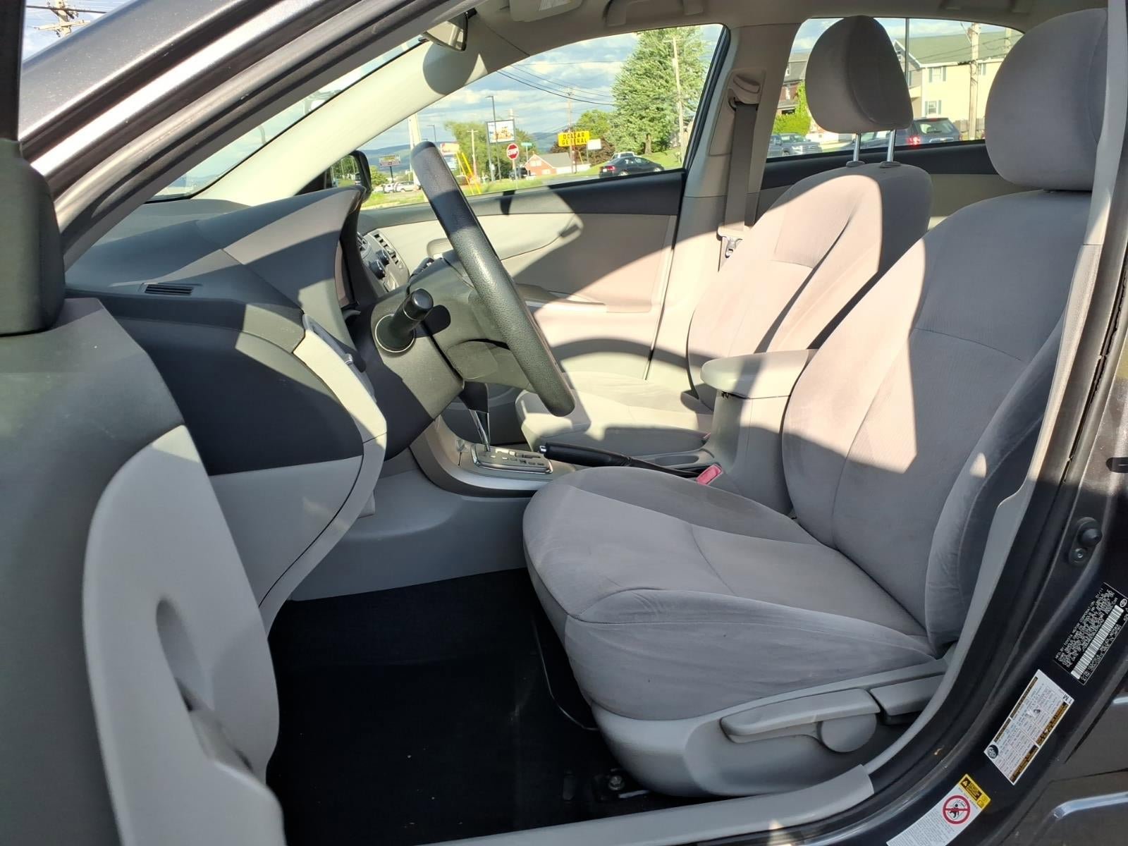 Used 2011 Toyota Corolla LE FWD image 5