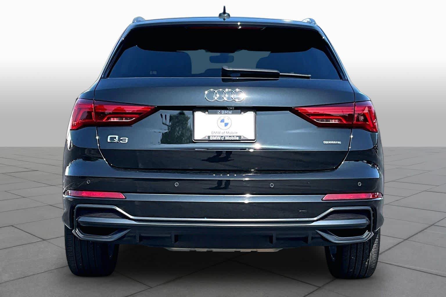 Used 2020 Audi Q3 2.0T Premium w/ Convenience Package AWD/4WD image 4