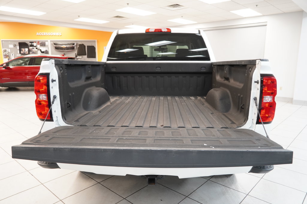 Used 2018 Chevrolet Silverado 1500 LT w/ All Star Edition AWD/4WD image 9