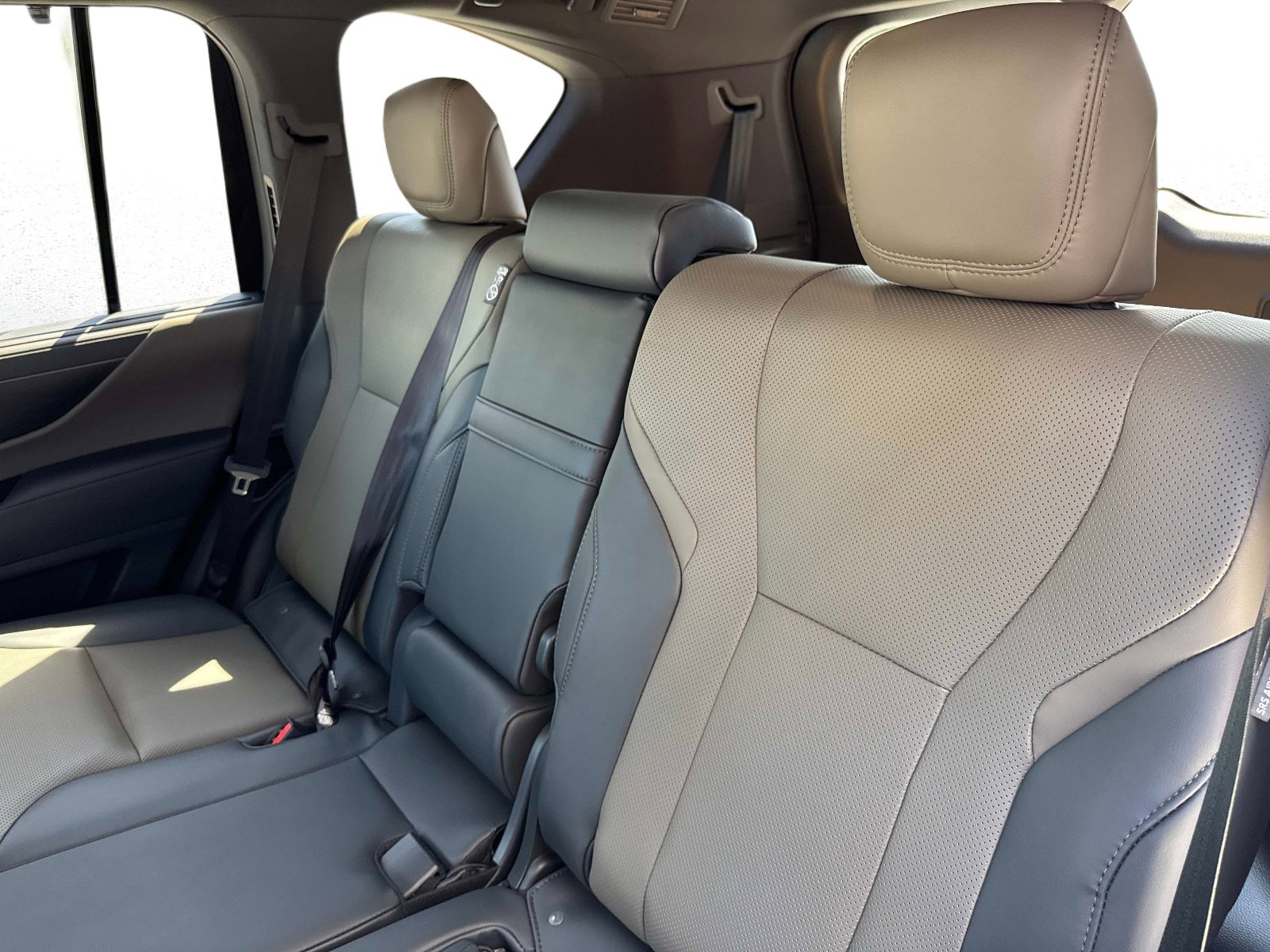 New 2025 Lexus LX 700h Overtrail image 14