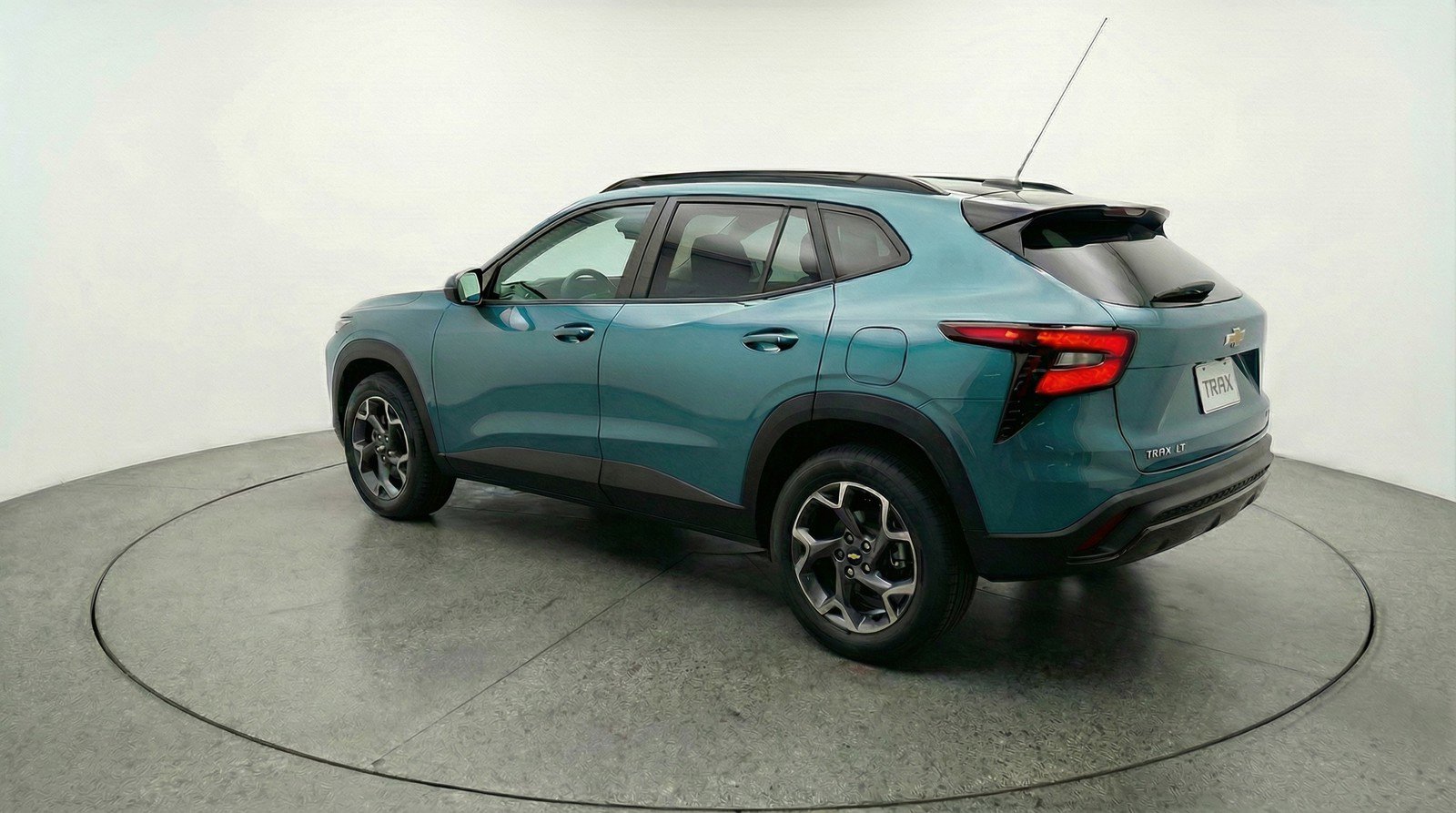 Used 2025 Chevrolet Trax LT image 6