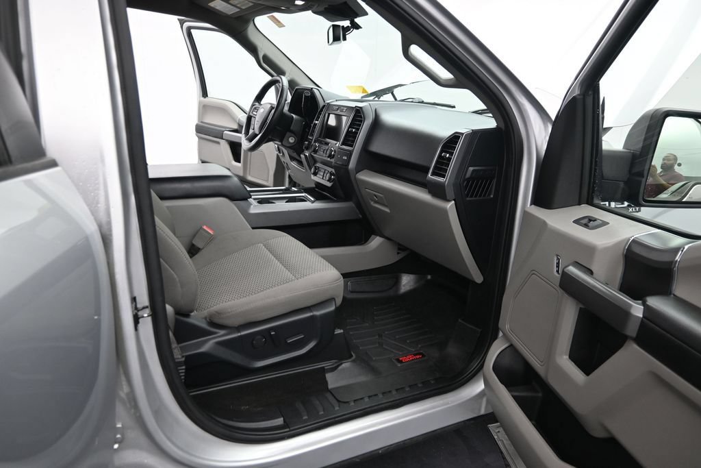 Used 2019 Ford F150 XLT w/ Equipment Group 302A Luxury AWD/4WD image 11