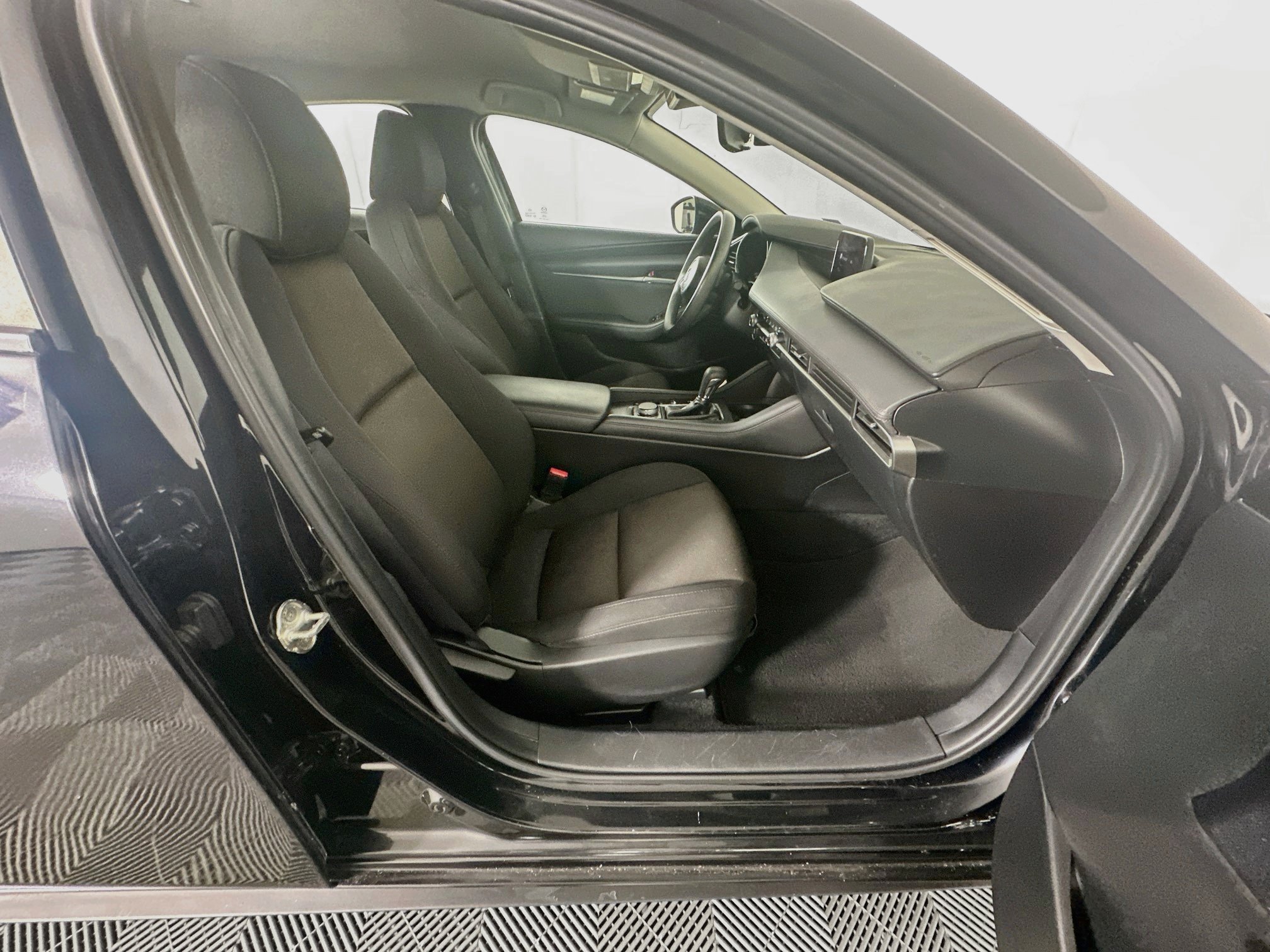 Used 2021 MAZDA MAZDA3 s FWD image 28
