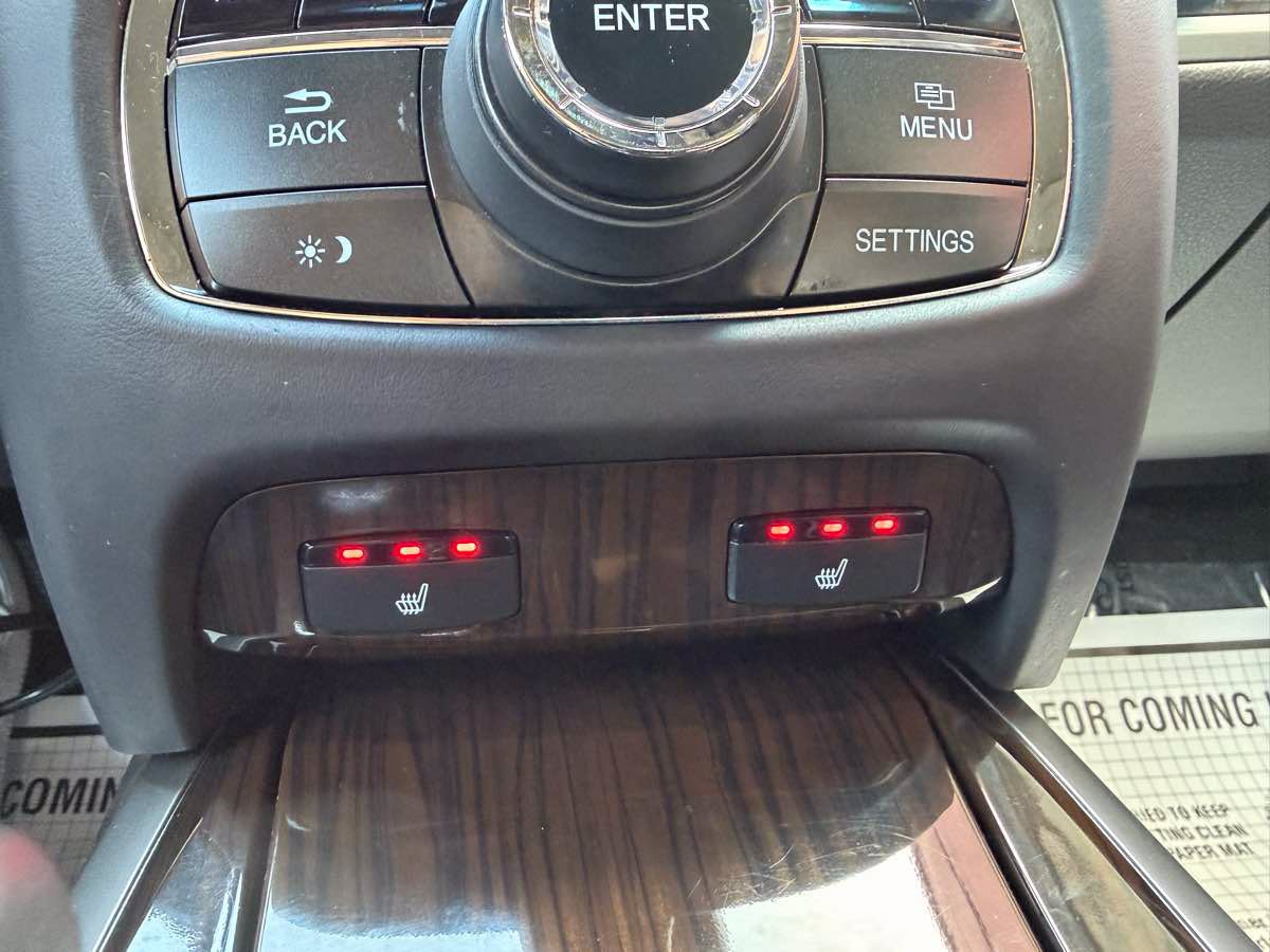 Used 2016 Acura RLX w/ Technology Package FWD image 19