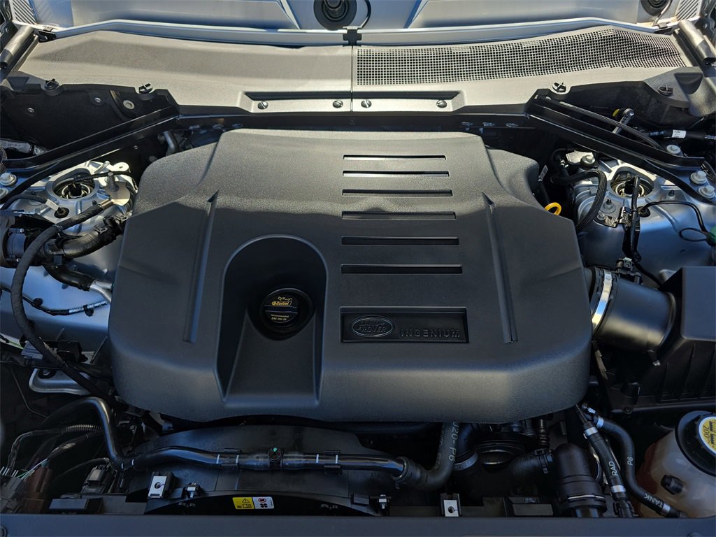 Certified 2021 Land Rover Defender 110 X-Dynamic HSE image 32