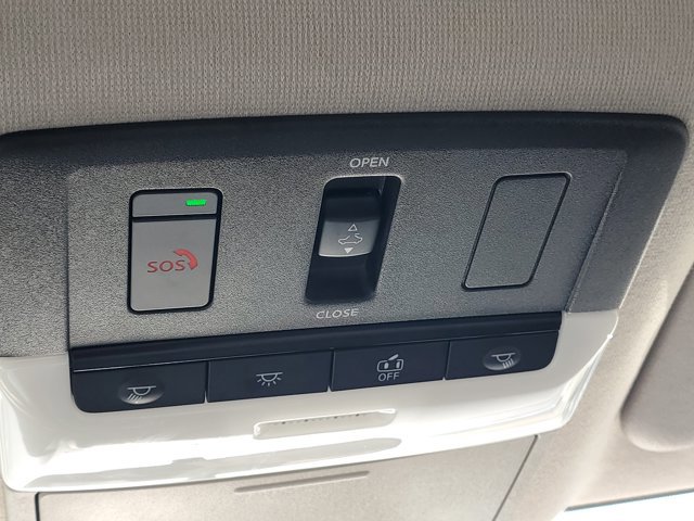 Certified 2025 Nissan Sentra SR w/ SR Premium Package image 20