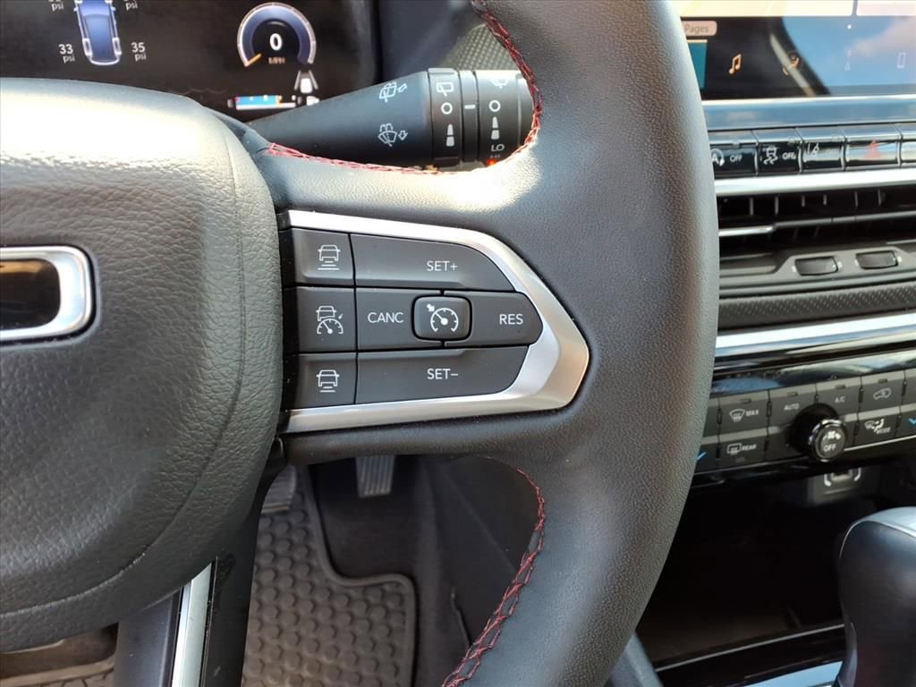 Used 2025 Jeep Compass Trailhawk w/ Trailhawk Elite Group image 21