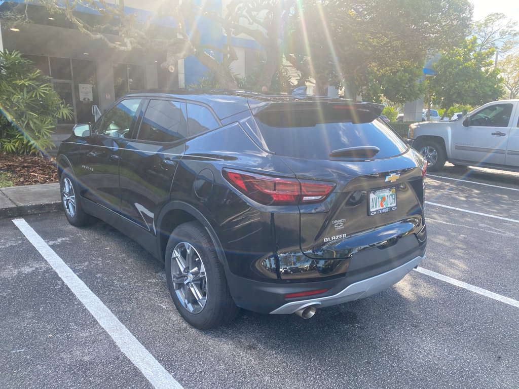 Used 2023 Chevrolet Blazer LT image 13