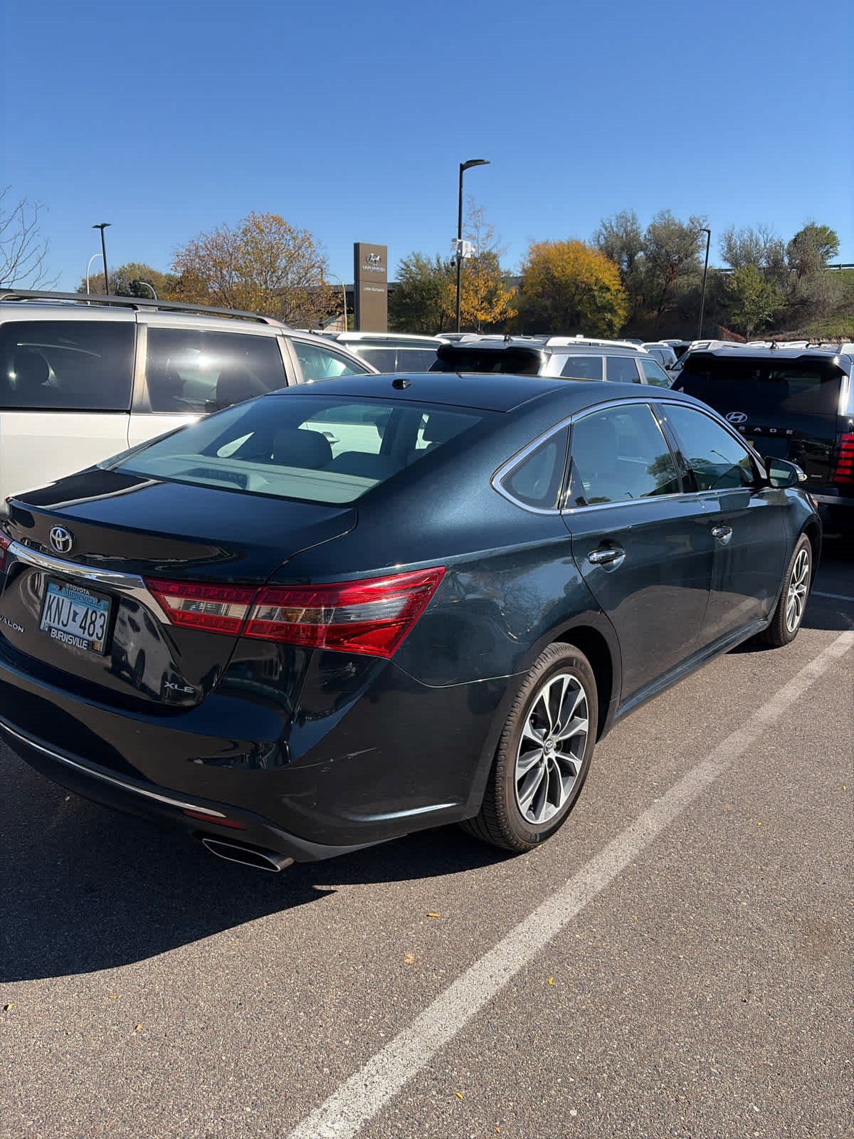 Used 2017 Toyota Avalon XLE Premium w/ Carpet Mat Package FWD image 2