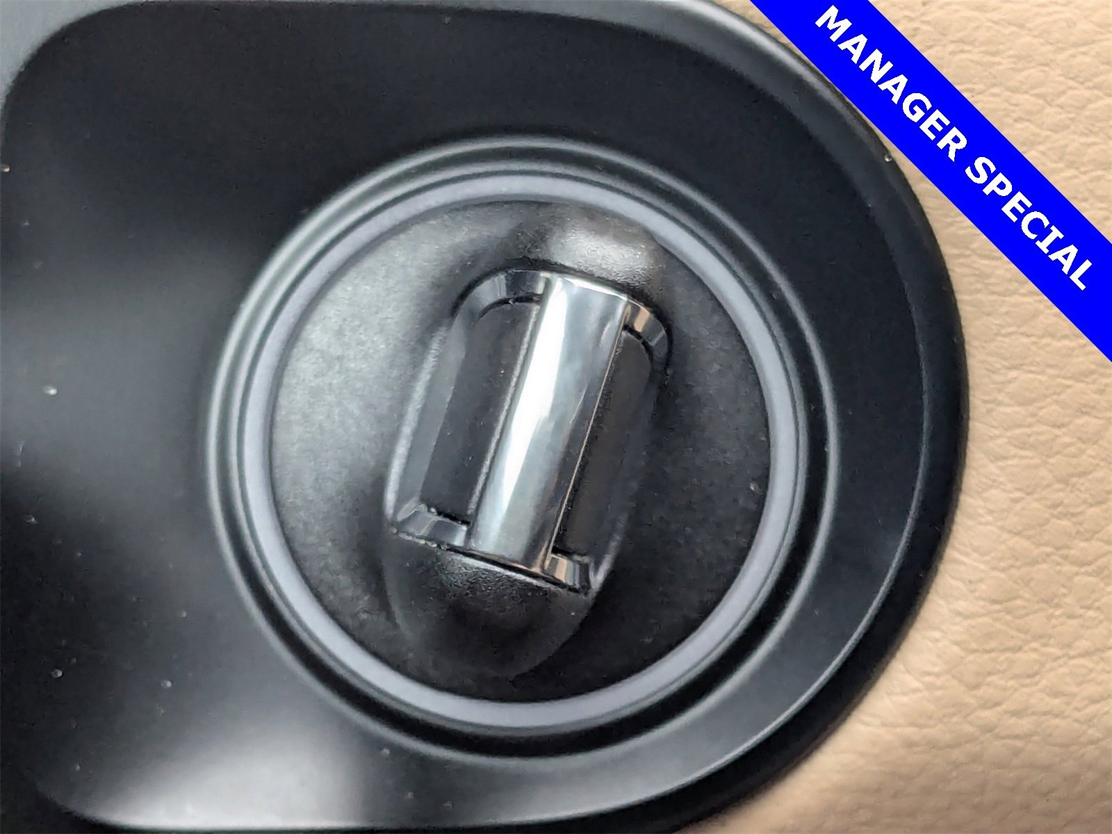 Used 2023 Porsche Cayenne Platinum Edition image 33