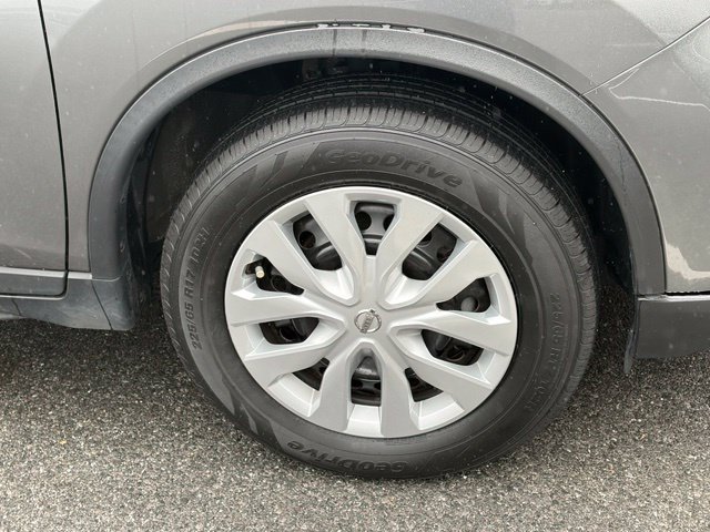 Used 2018 Nissan Rogue S AWD/4WD image 11