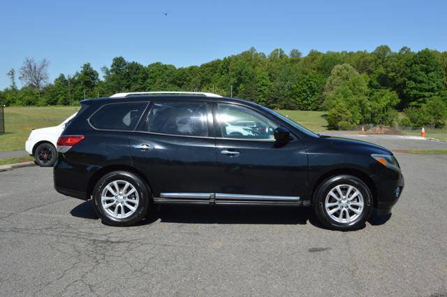 Used 2014 Nissan Pathfinder SL w/ SL Tech Package AWD/4WD image 4