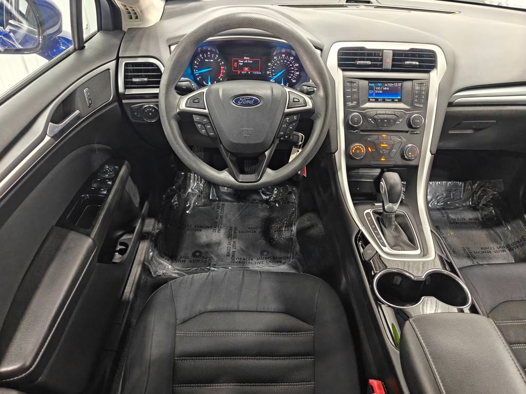 Used 2014 Ford Fusion SE FWD image 4