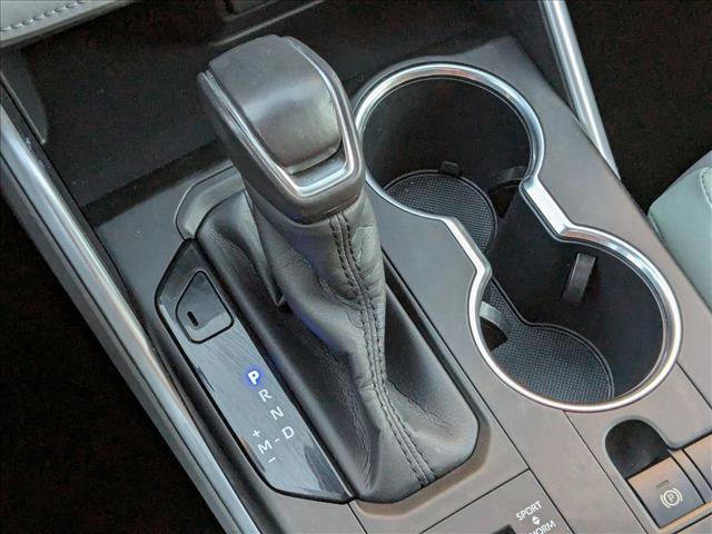 Used 2020 Toyota Highlander XLE image 12