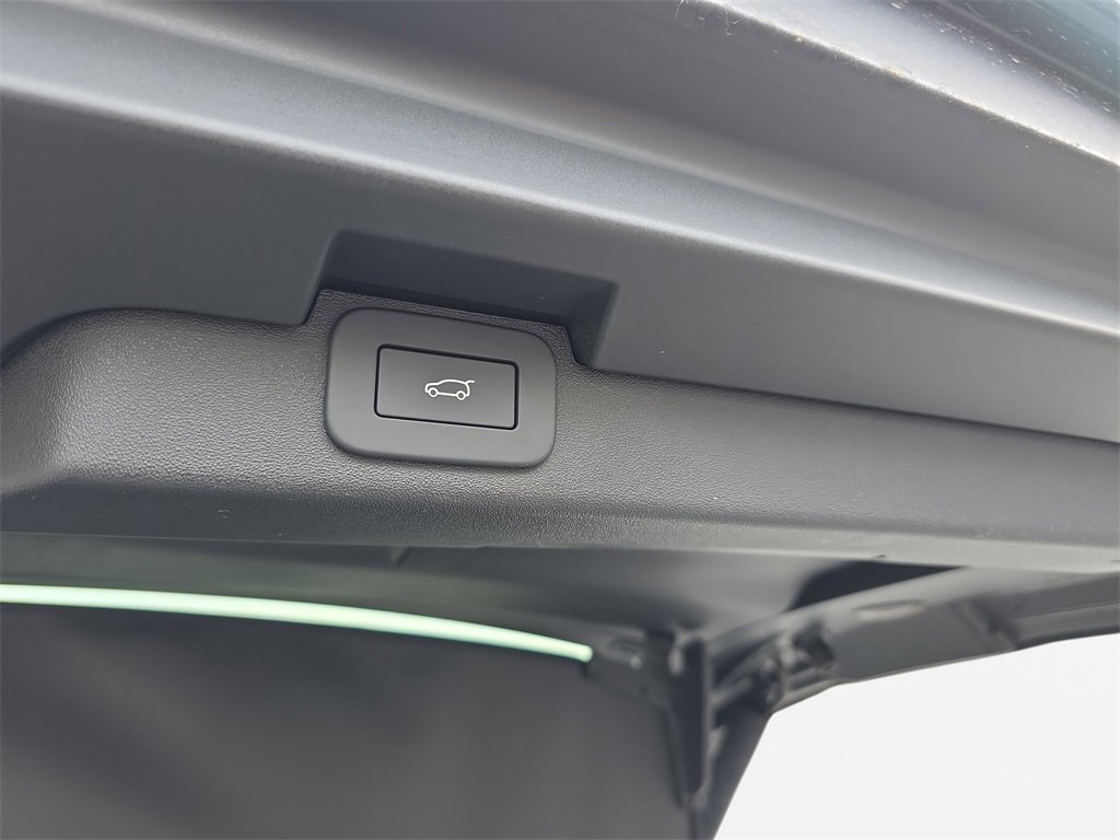 New 2025 Land Rover Discovery Dynamic SE image 14