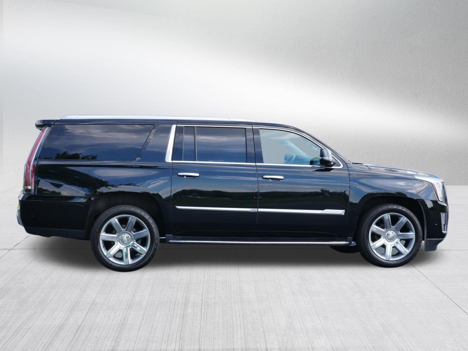Used 2019 Cadillac Escalade ESV Luxury AWD/4WD image 8