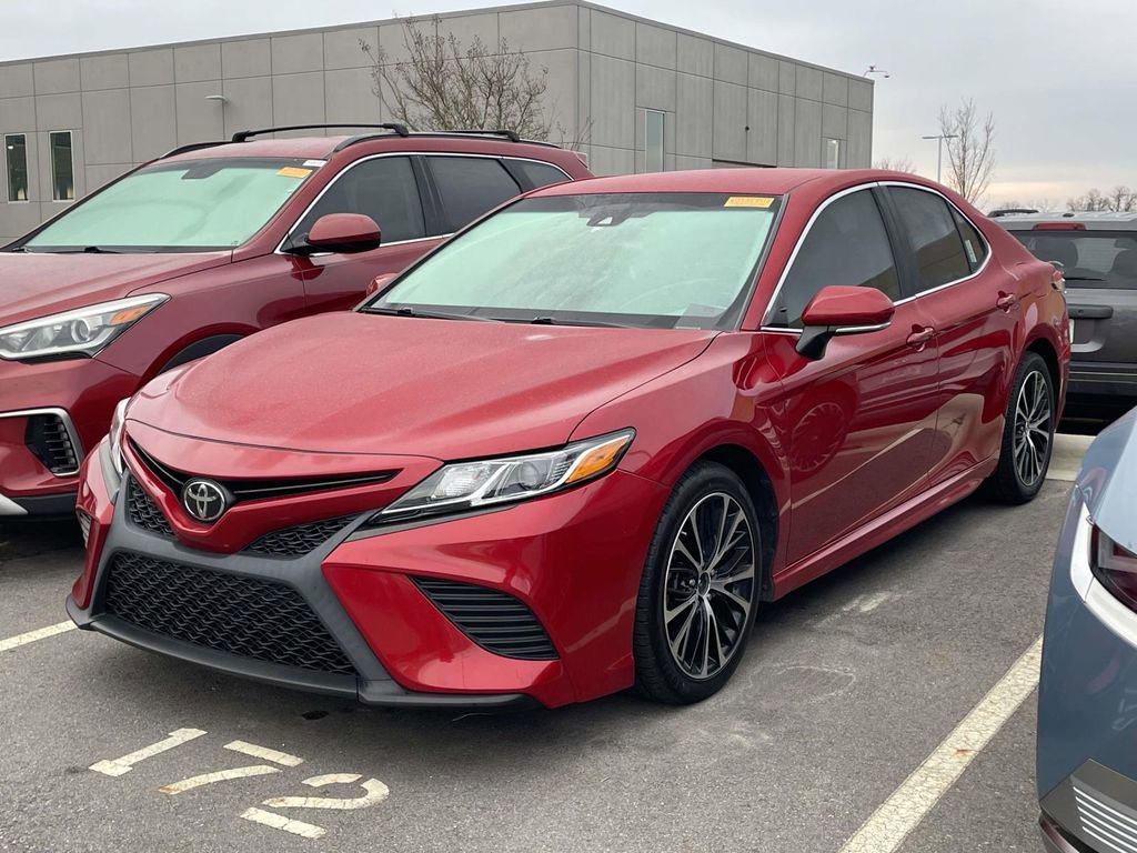 Used 2019 Toyota Camry SE w/ Convenience Package image 2