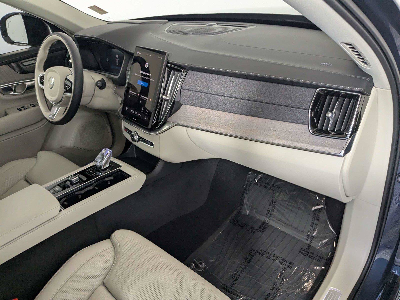 Used 2026 Volvo XC90 B6 Ultra AWD/4WD image 32