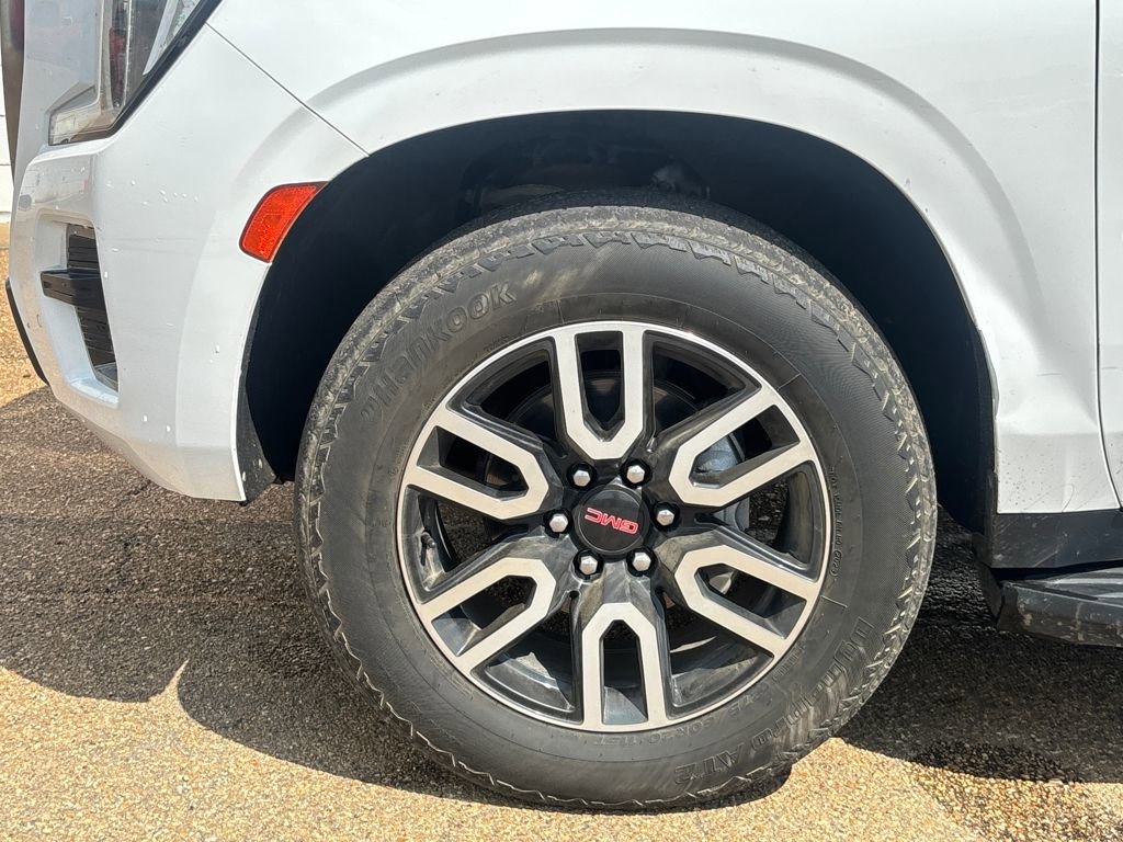 Used 2021 GMC Yukon XL AT4 w/ Rear Media and Nav Package image 27