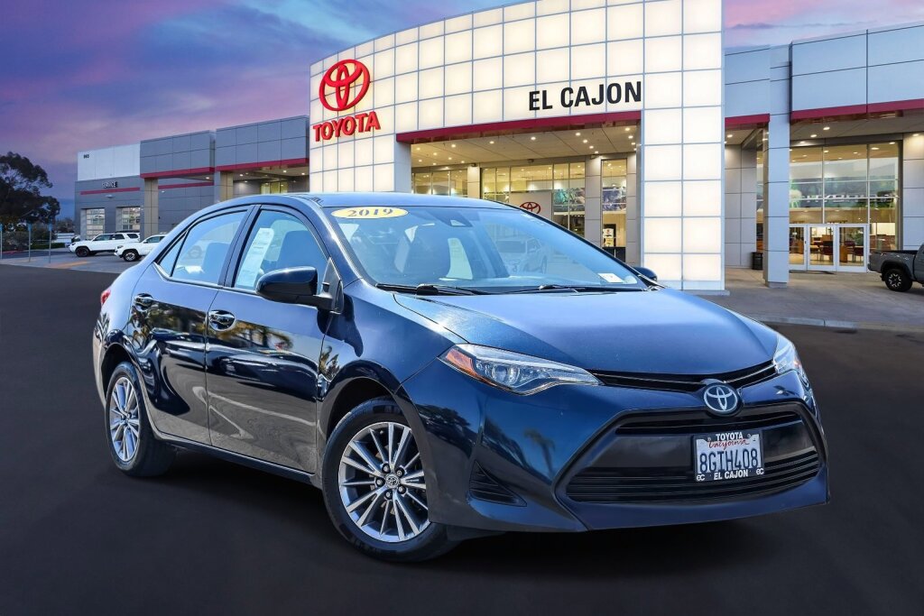 Used 2019 Toyota Corolla LE w/ Carpet Mat Package (TMS) FWD image 1