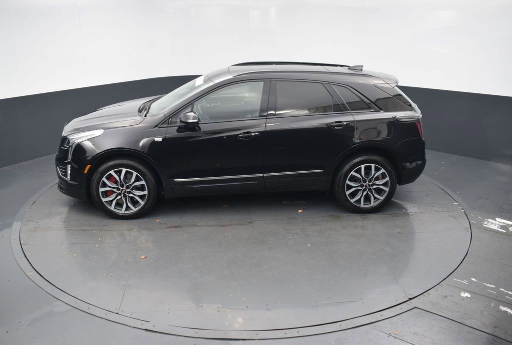 Certified 2024 Cadillac XT5 Sportv w/ LPO, Red Accent Package image 41