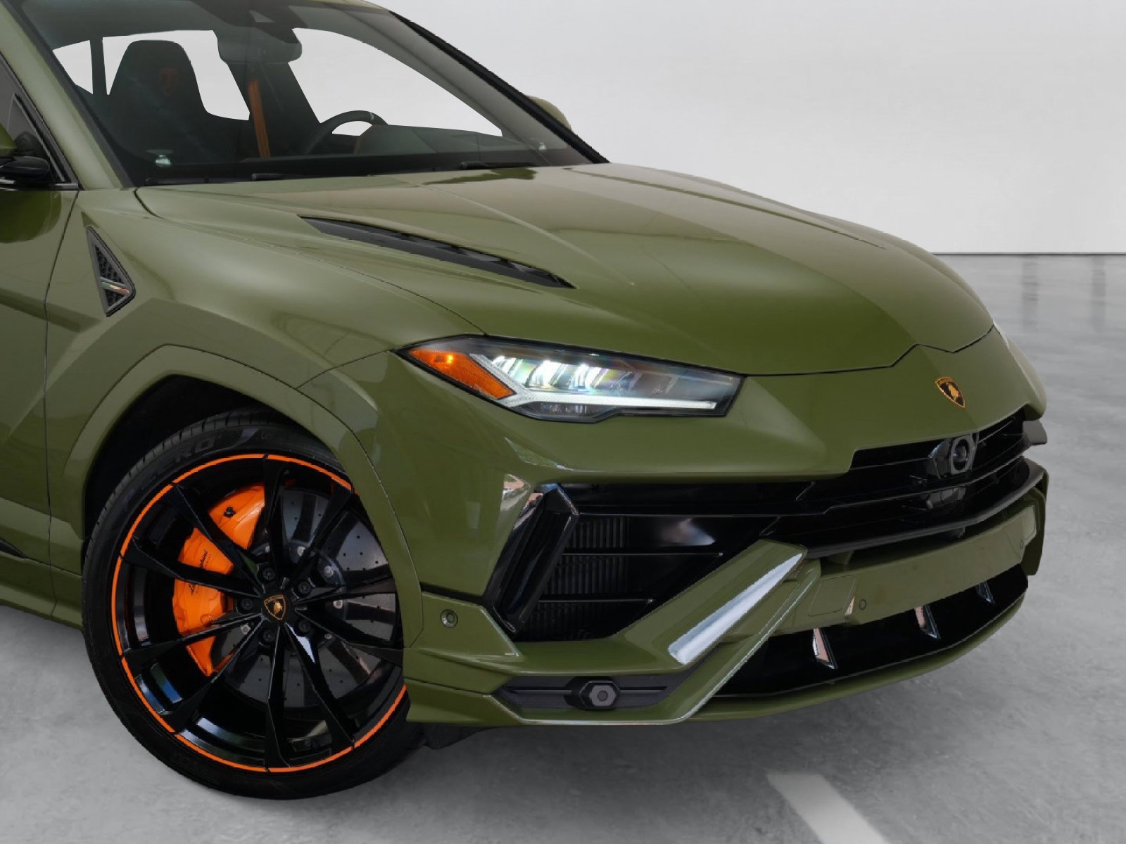 Used 2024 Lamborghini Urus S AWD/4WD image 2