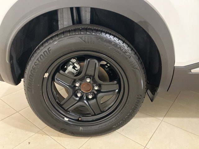 Used 2025 Nissan Kicks SV image 27