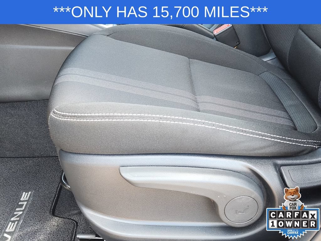 Used 2024 Hyundai Venue SEL FWD image 25