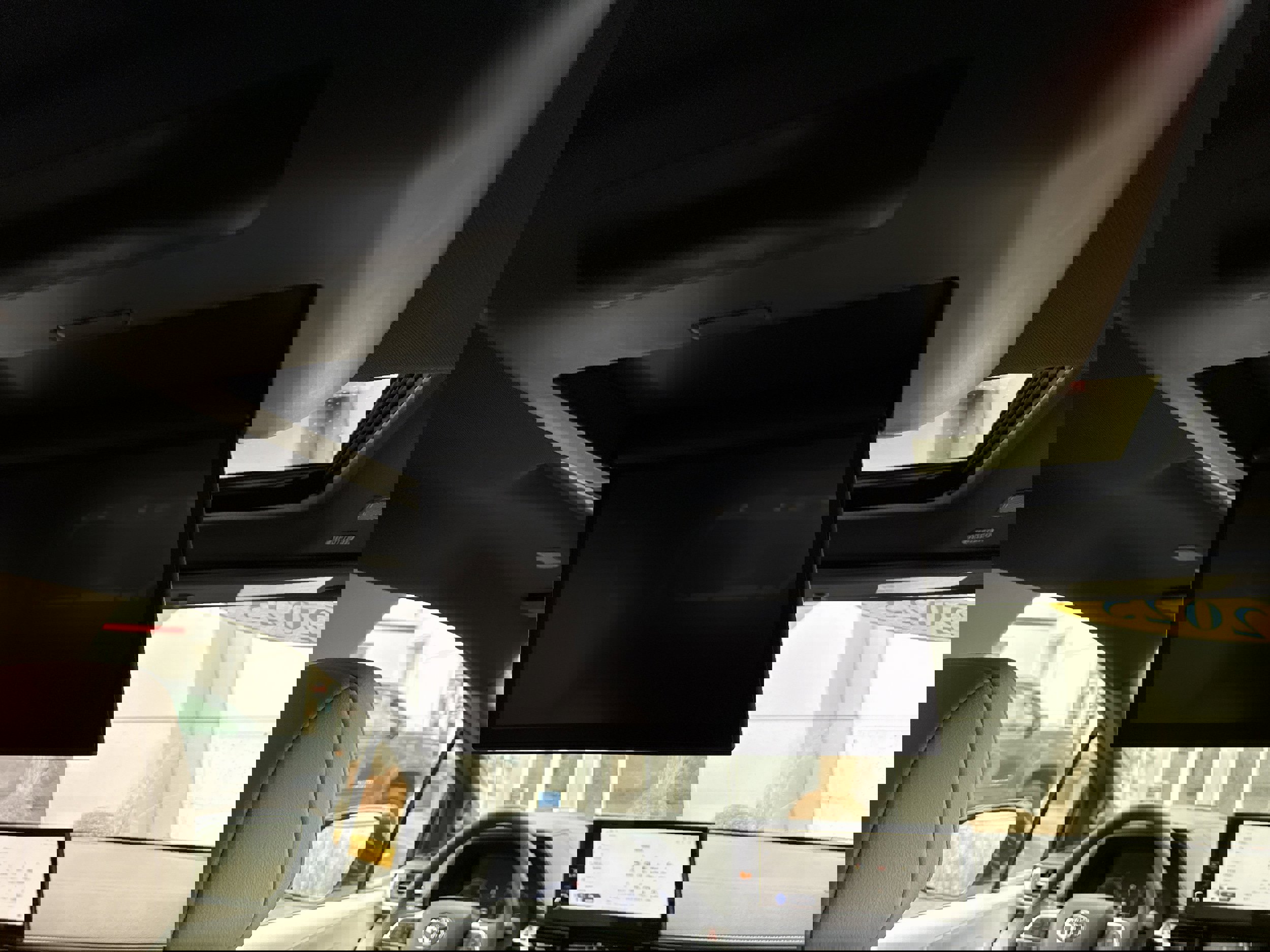 Used 2025 Toyota Sienna Platinum image 33