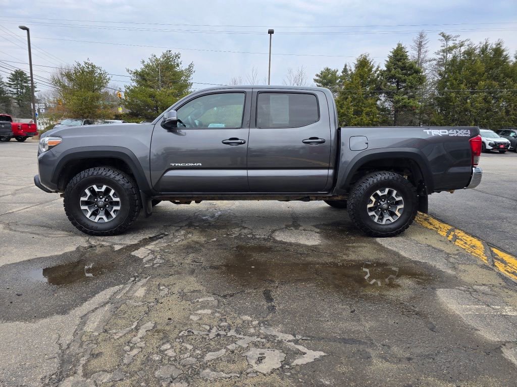 Used 2017 Toyota Tacoma TRD Off-Road w/ Tow Package (A/T) AWD/4WD image 5