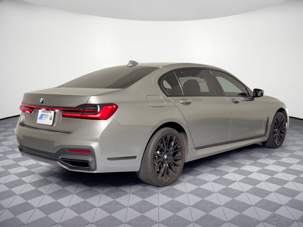 Used 2022 BMW 750i xDrive w/ Executive Package AWD/4WD image 9