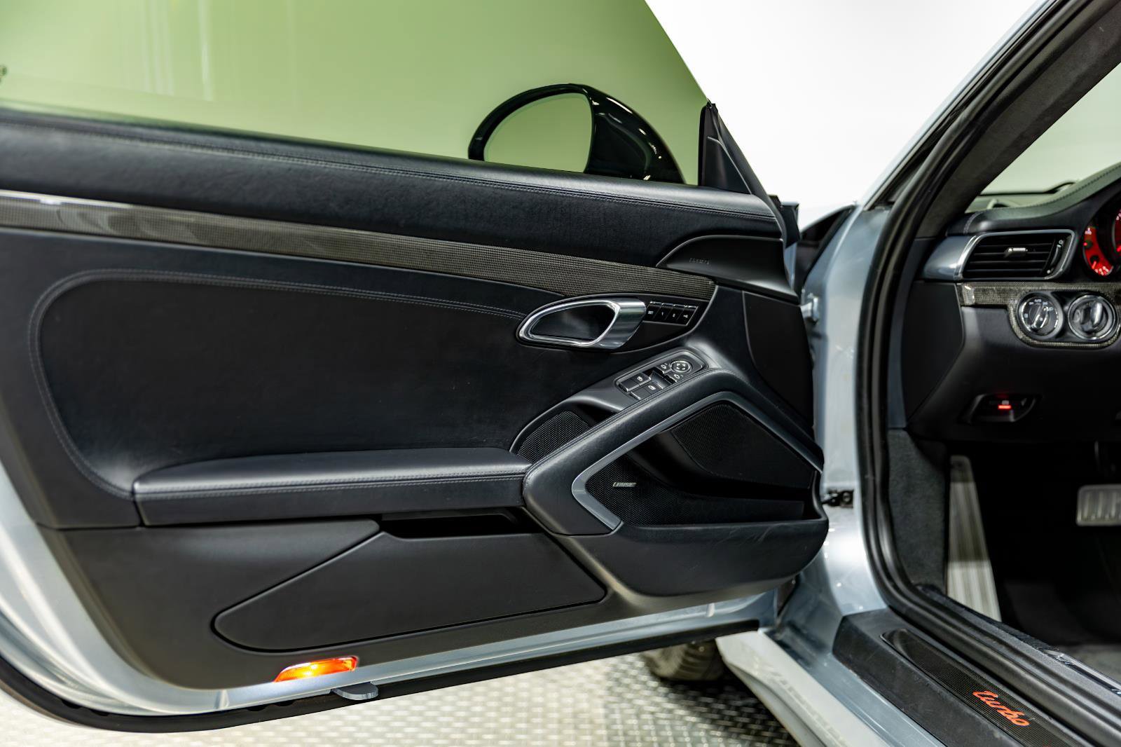 Used 2016 Porsche 911 Turbo image 75