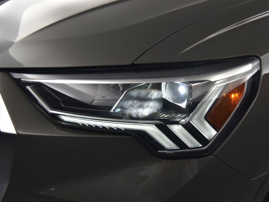 New 2025 Audi Q3 2.0T Premium image 9