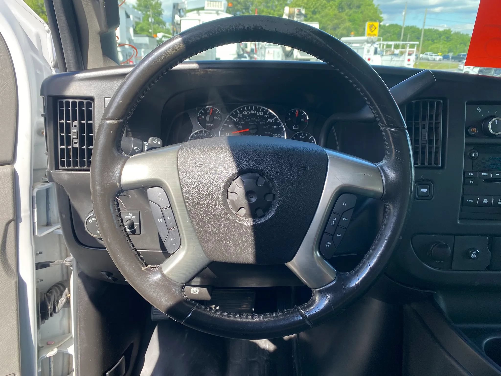 Used 2016 Chevrolet Express 2500 Extended RWD image 10