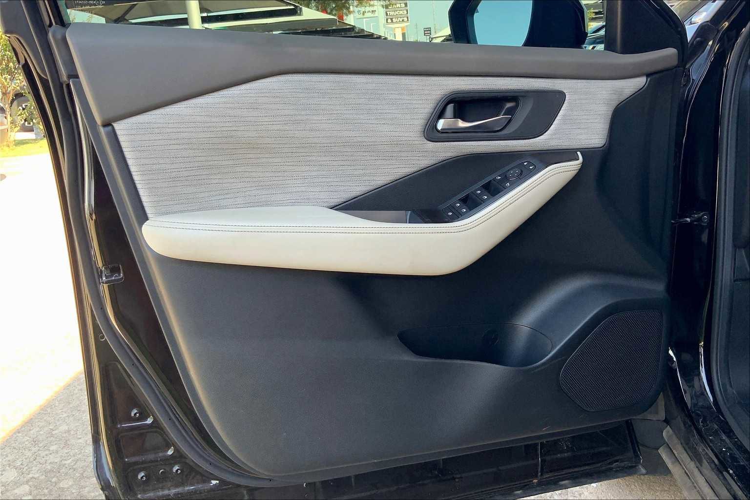 Certified 2023 Nissan Rogue SV AWD/4WD image 24