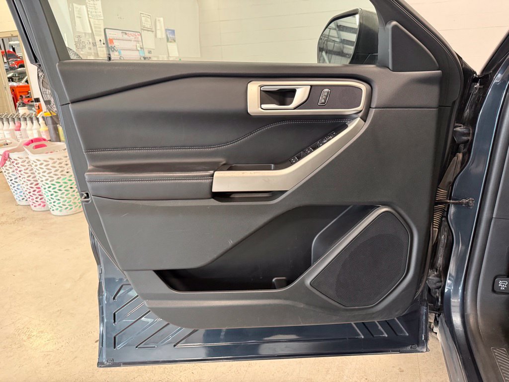 Used 2023 Ford Explorer XLT w/ Equipment Group 202A AWD/4WD image 20