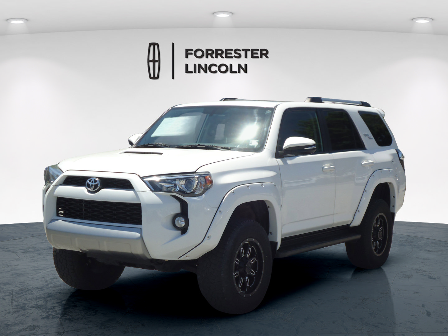 Used 2018 Toyota 4Runner TRD Off-Road Premium AWD/4WD image 7