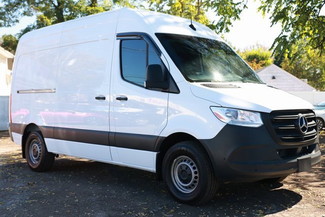 Used 2023 Mercedes-Benz Sprinter 144 Cargo image 9