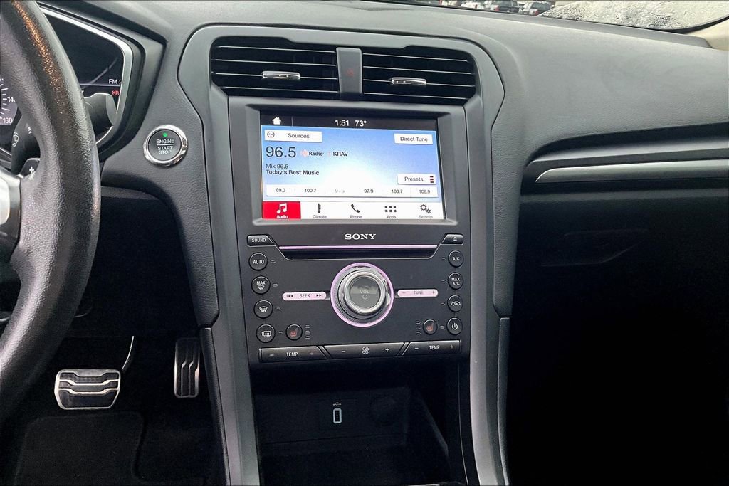 Used 2018 Ford Fusion Titanium image 17